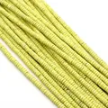 Detail van lichtgele natuursteen platte schijfkraaltjes voor DIY-sieraden maken - Fruitgroen