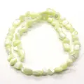 Perles irrégulières en nacre vert-jaune clair avec un éclat naturel nacré pour bijoux - Style Vert Jaune Clair (4) / 4-6mm (27g/Fil)