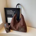 Bolso tote extragrande de ante marrón con estuche de cremallera y asa de piel sintética - Con Bolsa Pequeña / café
