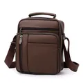 Sac à bandoulière marron foncé en cuir avec texture litchi et plusieurs fermetures - Kaki