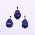 Lot de trois pendentifs en pierre lapis-lazuli en forme de goutte et bords dorés - Lapis-lazuli