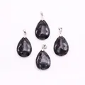 Set aus tropfenförmigen Natursteinanhängern mit schwarzen Adern und Silberösen - Obsidian