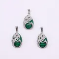 Tre pendenti a pavone in malachite a goccia con zirconi e finitura argento - Malachite