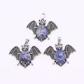 Drie gotische vleermuisbedeltjes met blauwe natuursteen in vintage zilver voor DIY sieraden - Sodaliet
