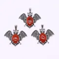 Drie gotische zilveren vleermuis hangers met ovale rode stenen voor sieraden - Rode Jaspis