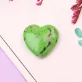 Cuenta de turquesa verde en forma de corazón con vetas negras para joyería DIY - Veta Negra Verde Hierba (No.24)