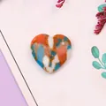 Piedra en forma de corazón multicolor con textura de mármol naranja azul y purpurina - Brillo Dorado Multicolor (No.25)