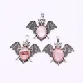 Gothische vleermuis hanger met ovale roze natuursteen in vintage zilveren afwerking - Watermeloen Kwarts
