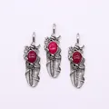 Drei antike silberne Federanhänger mit ovalen roten Achatsteinen im Boho-Stil - 19x62mm / Rosaroter Chalcedon