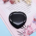 Pierre de pouce cœur en obsidienne noire polie pour massage sur carte décorée - Agate noire