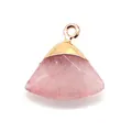 Makroaufnahme von gefächertem rosa Quarzanhänger mit goldfarbenem Metall-Kettenverschluss - Nur Anhänger (Keine Kette) / Wassermelonen Quarz