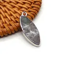 Ciondolo ovale in pietra naturale grigio scuro con bordo in metallo argentato e anello - Taglio marquise / Stile Pietra Grezza Grigio Scuro (10)