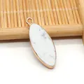 Colgante marquise de piedra de mármol blanco con bordes dorados para creación de joyas - Howlita