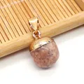 Anhänger aus Naturstein in Eichelform in Rosa-Orange mit goldener Metallkappe - Kirschblütenachat