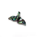 Detailopname van walvisstaart hanger met kleurrijke abalone schelp en zilveren rand - 25x44mm / Abaloneschelp