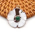 Pendentif pétale en nacre blanche avec perle malachite verte et placage doré luxueux - Malachite