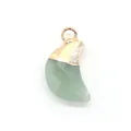 Pendentif lune en pierre naturelle verte facettée avec bélière martelée en or rose - Aventurine Verte