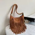 Borsa a tracolla in camoscio marrone con frange lunghe e design vintage boho - Marrone Giallastro