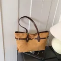 Vintage μεγάλη τσάντα tote από καφέ καστόρι με κομψή χρυσή αγκράφα και μοντέρνο στυλ - Καφέ