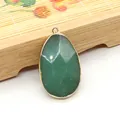 Pendentif goutte en aventurine verte facettée avec bord doré pour création de bijoux - Aventurine Verte