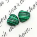 Cabochon di malachite lucida a forma di cuore con motivi a bande verdi naturali - Malachite
