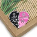 Détail de colliers magnétiques en forme de cœur pour couples avec gravure Best Friends - Cœur Best Friends (013) / 100 Paires/Paquet (30mm) / Noir rose