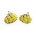 Ciondoli a conchiglia placcati in oro con smalto a strisce gialle e verdi - Stile 29 (Righe Giallo Verde)