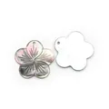 Five-petal flower pendant in iridescent natural black shell with fine carvings - Flower Shape (061)