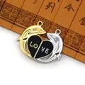 Collier couple dauphin magnétique avec gravure LOVE en finitions doré et argenté - Pendentif LOVE Baleine (012) / 100 Paires/Paquet (26x32mm) / Or et Argent