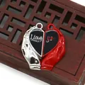 Pendentif cœur magnétique en émail rouge et argent avec gravure I Love You - Cœur Tenu en Main I love you (015) / 100 Paires/Paquet (25x27mm) / Cœur Rouge Argent Noir