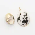Pendentif en coquillage naturel avec bords dorés et breloques à motifs tachetés - Conque Clou