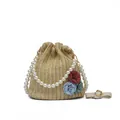 Stroh-Eimertasche mit Perlenkapitel und dekorativen Stoffblumen-Akzenten - Perlengriff / Khaki Blumen Stil