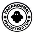Καρφίτσα φάντασμα Paranormal Investigator με μινιμαλιστικό ασπρόμαυρο σχέδιο - Ερευνητής Παραφυσικών