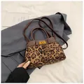 Borsa a mano leopardata opaca alla moda con chiusura dorata e tracolla regolabile - Leopardo Marrone