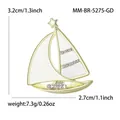 Spilla a forma di barca a vela dorata con smalto bianco e strass lucidi da 3,2 cm - Oro