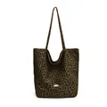 Schicke Leopardenmuster-Achseltasche mit Handmade-Metallplakette und weichen Trägern - Leopardenmuster