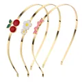 Drei goldene Metall-Haarreifen im Set mit Kirsche, Gänseblümchen und rosa Schleife Dekor - Kirsch Gänseblümchen Und Schleife Stil