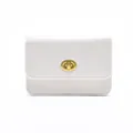 Cartera blanca minimalista para mujer con cierre giratorio dorado y costura fina - Blanco