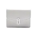 Monedero minimalista de cuero blanco crema con una hebilla metálica de cuchilla de afeitar - Blanco