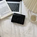 Petit portefeuille en tweed noir pour femme avec lettrage doré et fermeture zippée - Noir