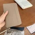 Portafoglio lungo giapponese in pelle albicocca con zip e cinturino da polso - Grigio elefante