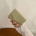 Portefeuille enveloppe chic en similicuir vert sauge pour femme avec logo Classic Star - Vert