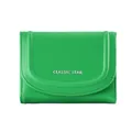 Détail du portefeuille en cuir vert avec logo Classic Star et coutures précises - Vert Foncé
