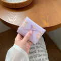 Portafoglio corto viola a tre ante con stampa orsetto carino e dettaglio fiocco lilla - Viola Chiaro