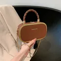 Sac capsule chic en cuir marron avec chaîne dorée et poignée torsadée élégante - Brun Foncé