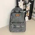 Sac à dos minimaliste en denim gris foncé avec patch logo en cuir pour étudiants - Noir
