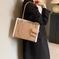 Chic autumn winter tote bag in beige faux leather with plush fur trim for women - Khaki