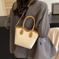 Secchiello bicolore crema e marrone con tracolla regolabile e finiture dorate - Bianco Sporco
