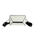 Minimalistische elfenbeinfarbene Geometrie-Tasche mit schwarzen Kontrastkanten - Weiß