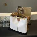 Bolso bandolera retro beige y marrón con correa ancha tejida y detalle de logotipo - Blanco Roto